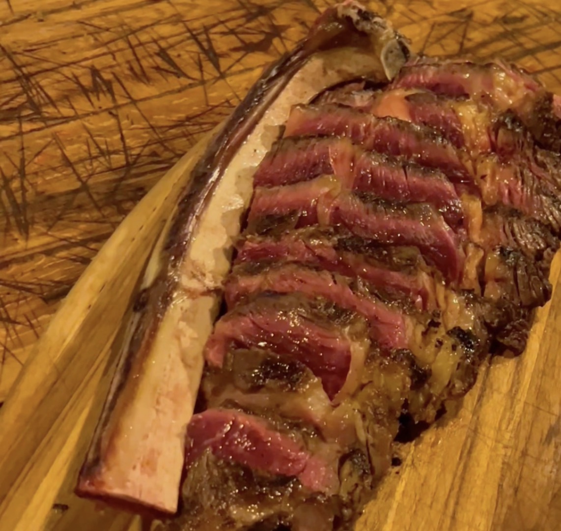 chuleta de aguja a la brasa